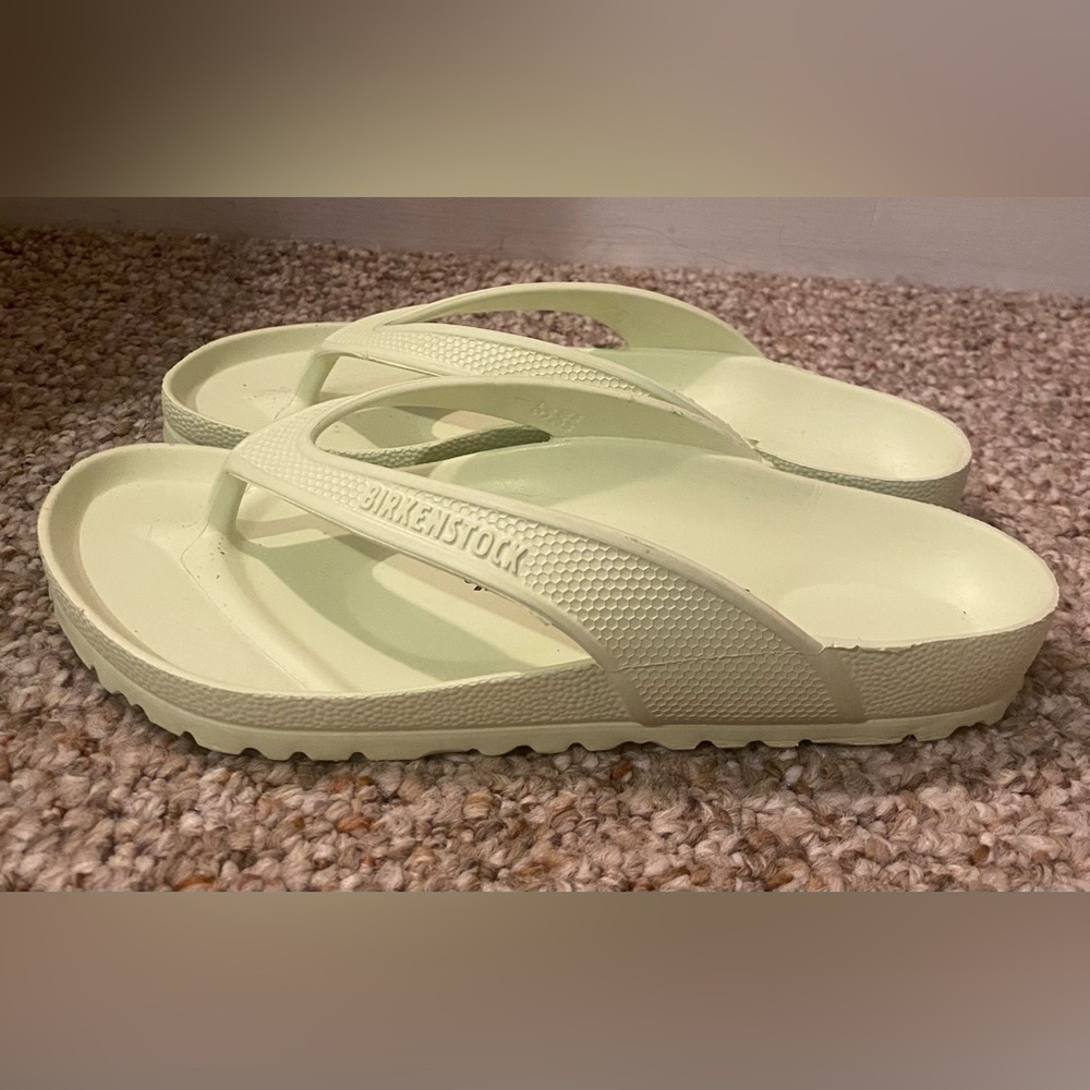 Birkenstock Honolulu Sandals Women’s 39 8-8.5 Lime EVA Slip On Thong Flip Flops